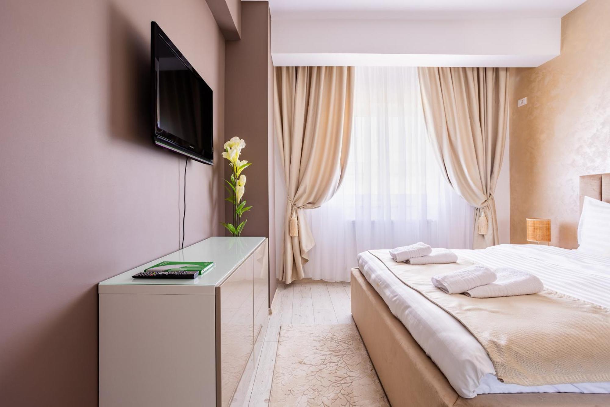 Unique Sapphire 33 Bucureşti
